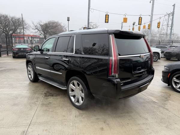2016 Cadillac Escalade Luxury Collection
