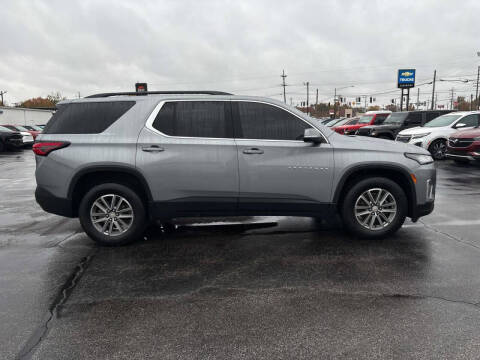 2023 Chevrolet Traverse LT Cloth
