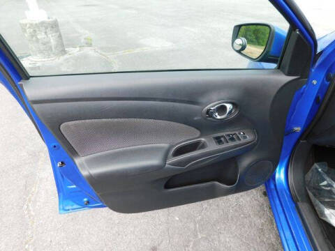 2015 Nissan Versa 1.6 SV