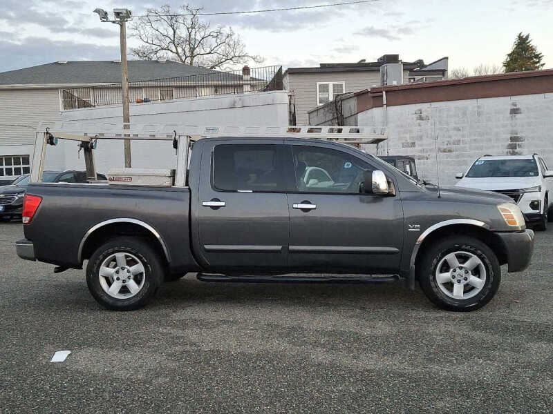 2004 Nissan Titan SE