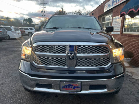 2017 RAM 1500 SLT