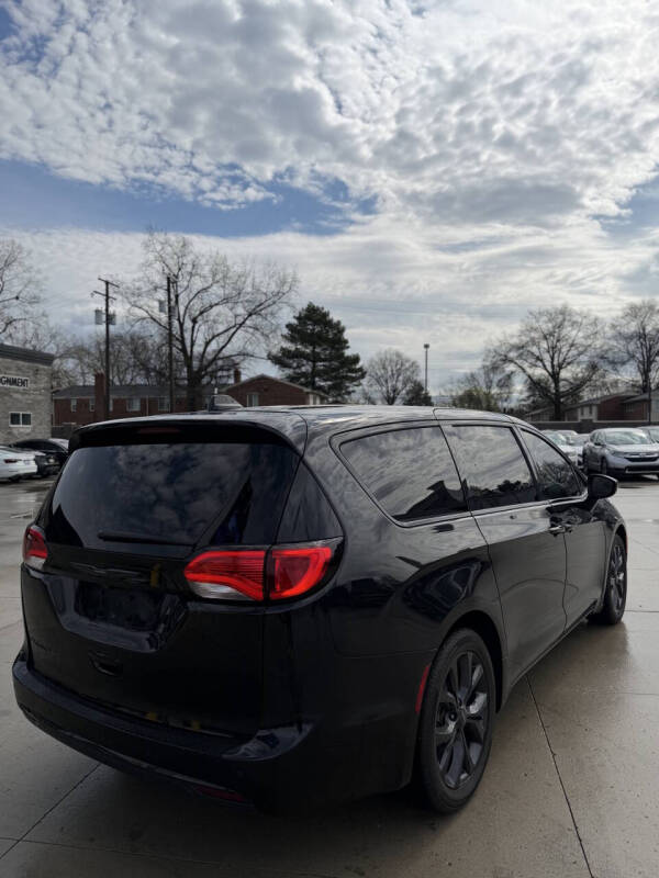 2019 Chrysler Pacifica Touring Plus