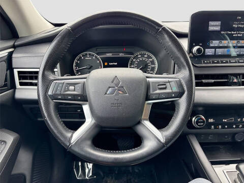2022 Mitsubishi Outlander SE