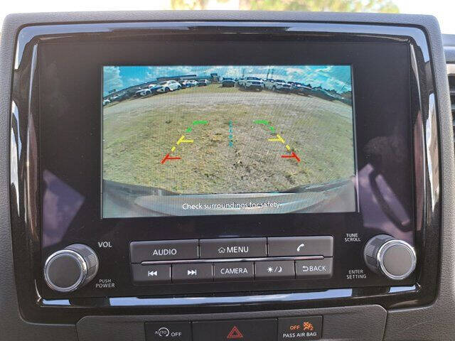 2024 Nissan Frontier SV