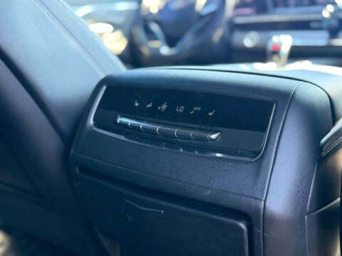 2023 Cadillac Escalade ESV Luxury