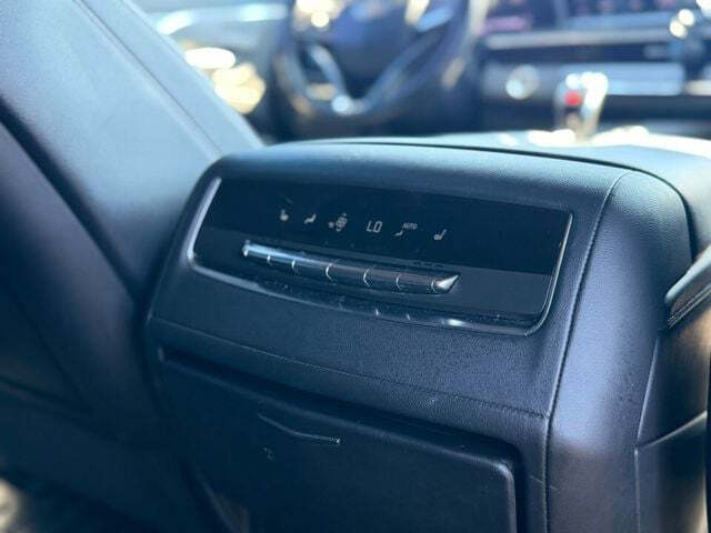 2023 Cadillac Escalade ESV Luxury