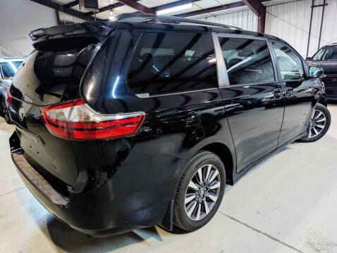 2020 Toyota Sienna LE 7-Passenger