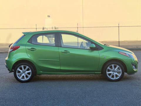 2013 Mazda MAZDA2 Touring