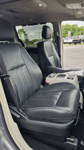 2014 Chrysler Town and Country Touring