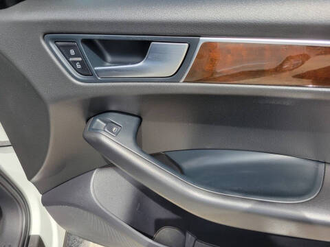 2012 Audi Q5 2.0T quattro Premium