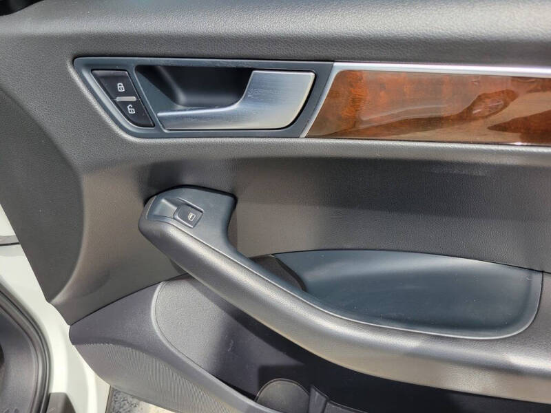 2012 Audi Q5 2.0T quattro Premium