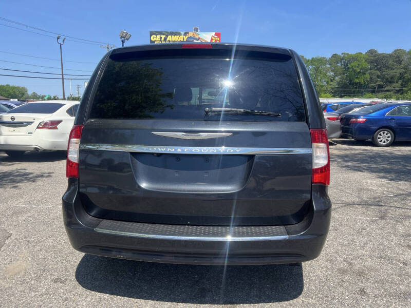2014 Chrysler Town and Country Touring