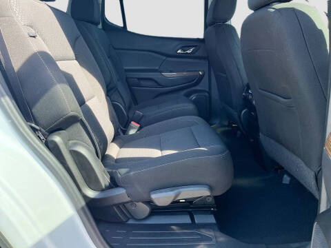 2022 GMC Acadia SLE