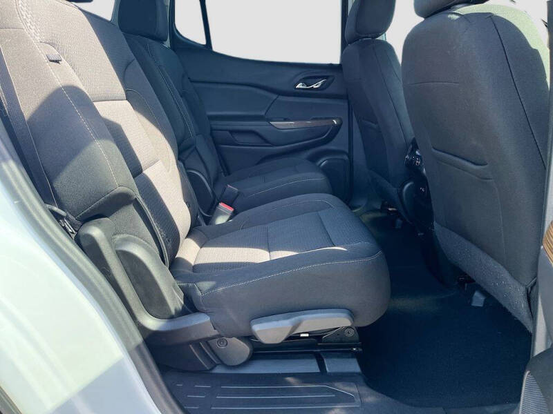 2022 GMC Acadia SLE