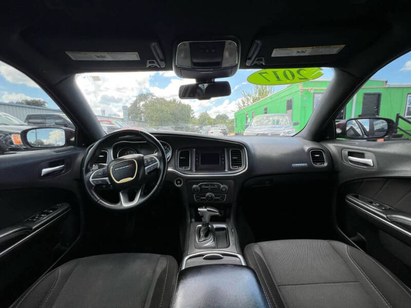 2017 Dodge Charger SXT