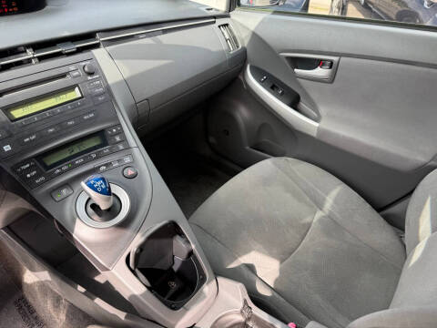 2010 Toyota Prius III