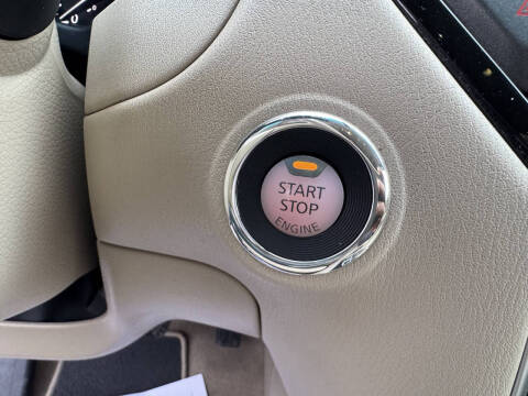 2015 Nissan Pathfinder SV