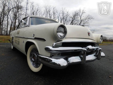 1953 Ford Crestline