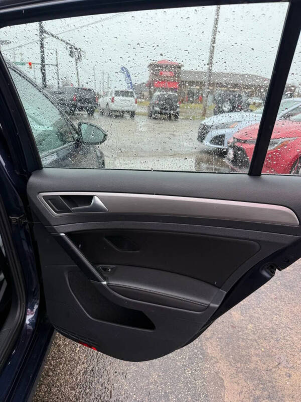 2017 Volkswagen Golf TSI Wolfsburg Edition