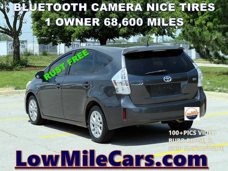 2014 Toyota Prius v Two