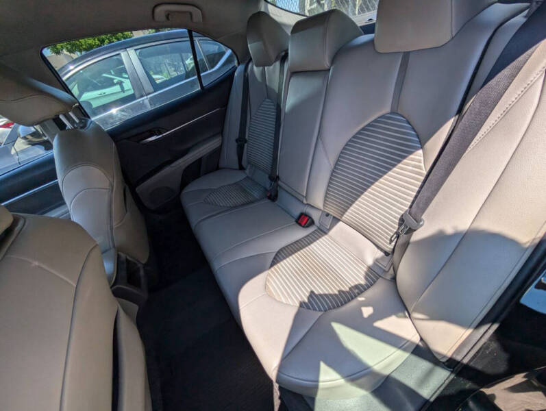 2020 Toyota Camry SE
