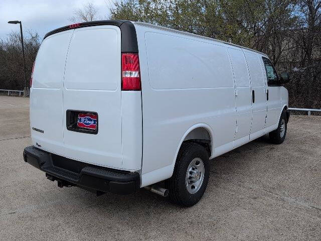 2026 Chevrolet Express 2500