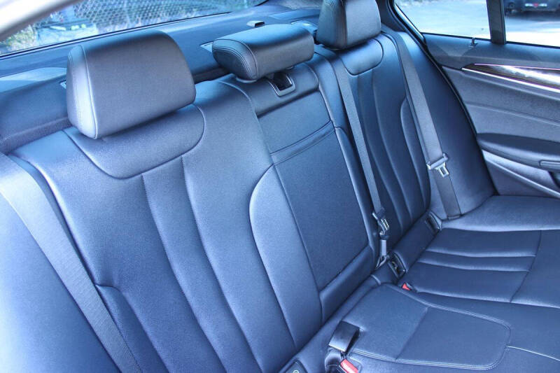 2018 BMW 5 Series 530i
