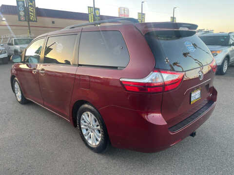 2015 Toyota Sienna