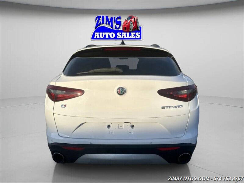 2018 Alfa Romeo Stelvio Sport