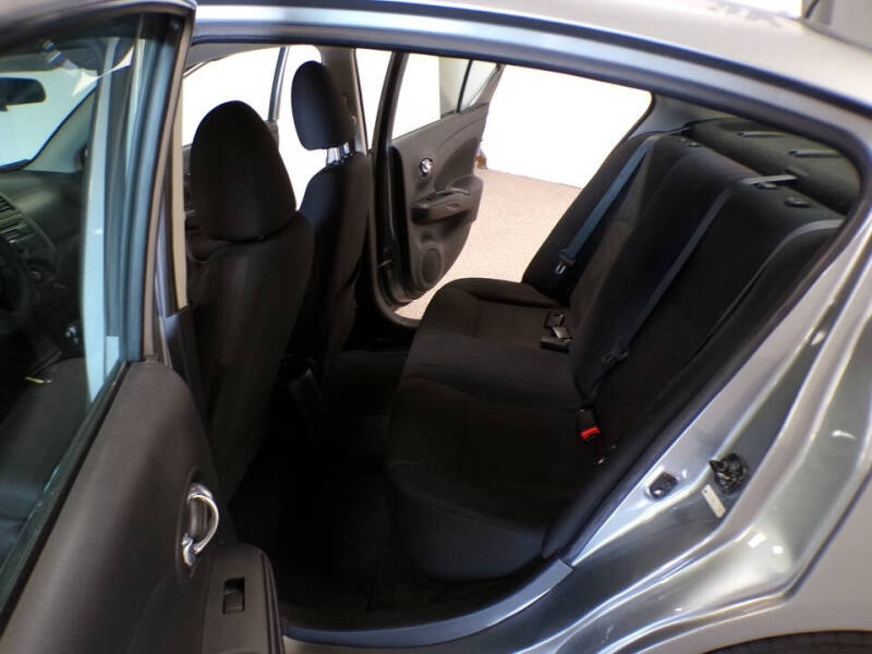 2013 Nissan Versa 1.6 SV