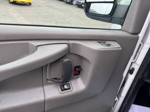 2015 GMC Savana 2500