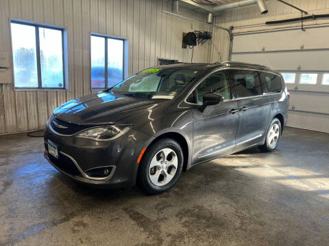 2017 Chrysler Pacifica for sale at Sand's Auto Sales in Cambridge MN