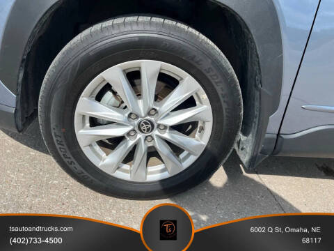 2024 Toyota Corolla Cross LE