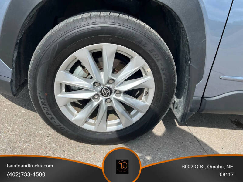 2024 Toyota Corolla Cross LE