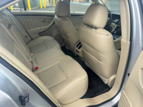 2016 Ford Taurus Limited