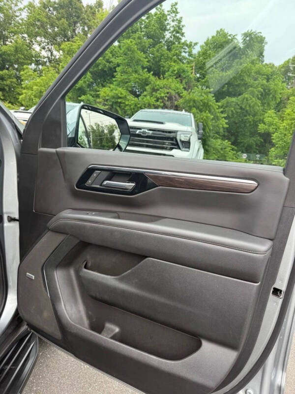 2025 Chevrolet Suburban Premier