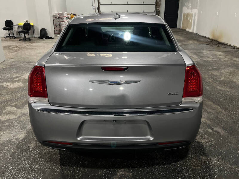2015 Chrysler 300 Limited
