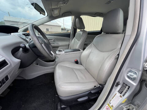 2017 Toyota Prius v Two