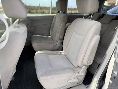 2017 Nissan Quest SV