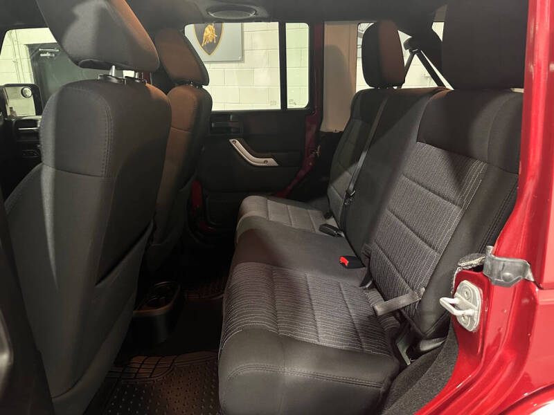 2012 Jeep Wrangler Unlimited Sahara