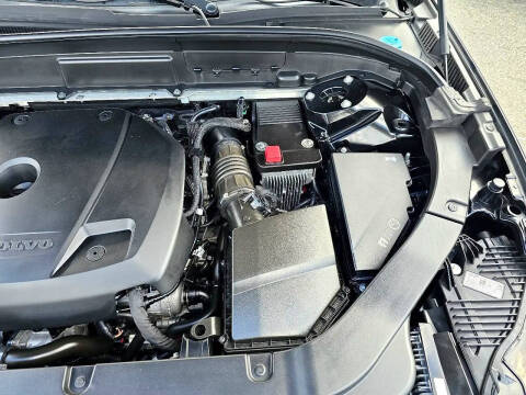 2018 Volvo XC60 T6 Momentum