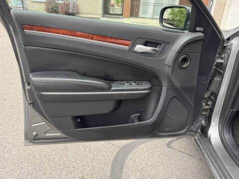 2012 Chrysler 300 Limited