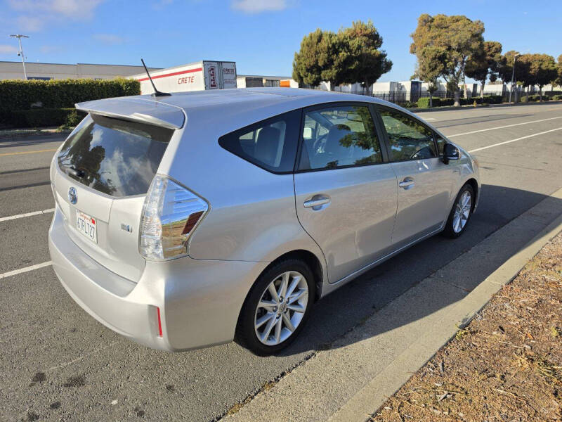 2012 Toyota Prius v Two