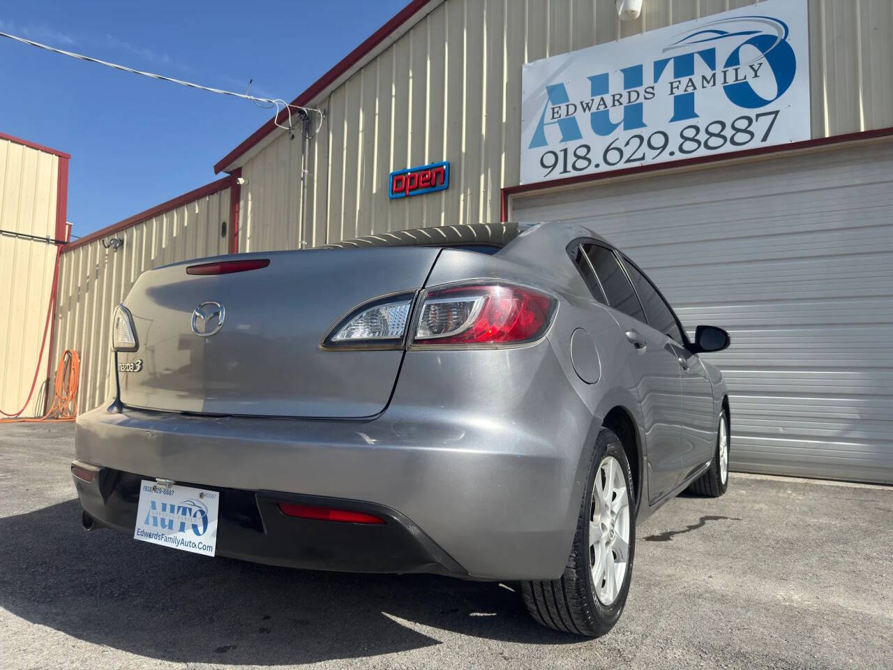 Dk. Gray 2011 Mazda Mazda3 i Touring i Touring 4dr Sedan 5A 23