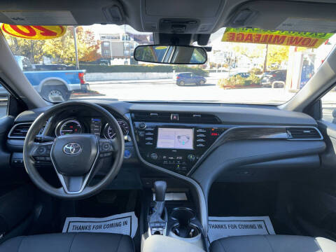 2020 Toyota Camry Hybrid LE