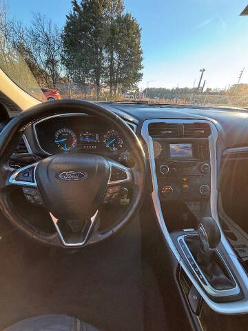 2016 Ford Fusion SE