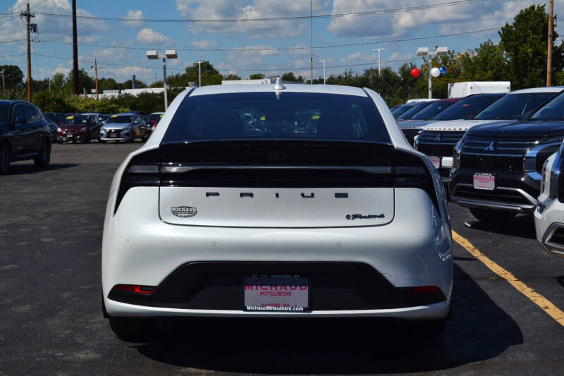 2024 Toyota Prius Prime SE