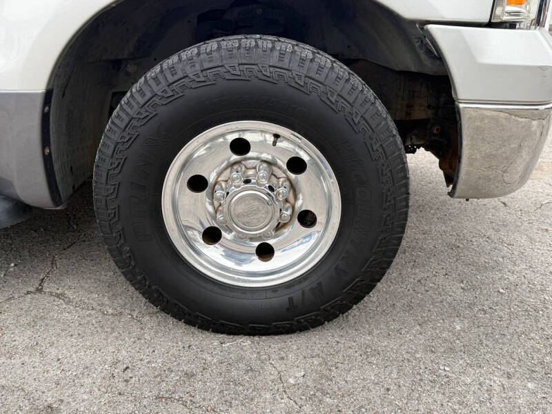 2005 Ford Excursion XLT