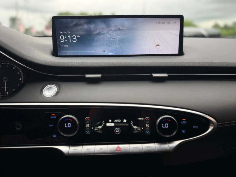 2022 Genesis GV70 2.5T Standard