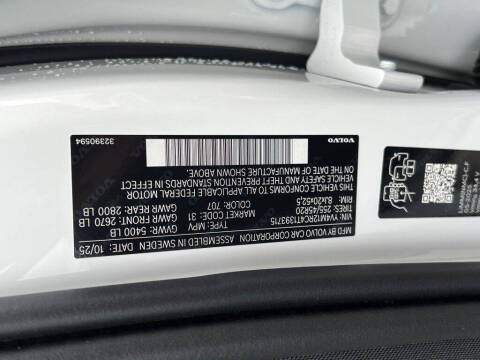 2026 Volvo XC60 B5 Plus